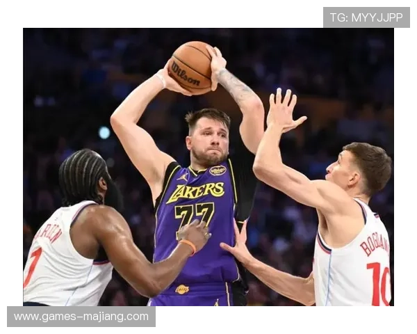 湖人主场128-121力克灰熊 詹姆斯东契奇合砍65分主导关键攻势